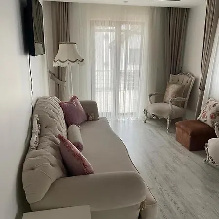 Vila Near Kartepe With Jacuzzi And Shared Pool
