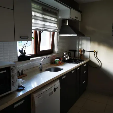 Vila Near Kartepe With Jacuzzi And Shared Pool